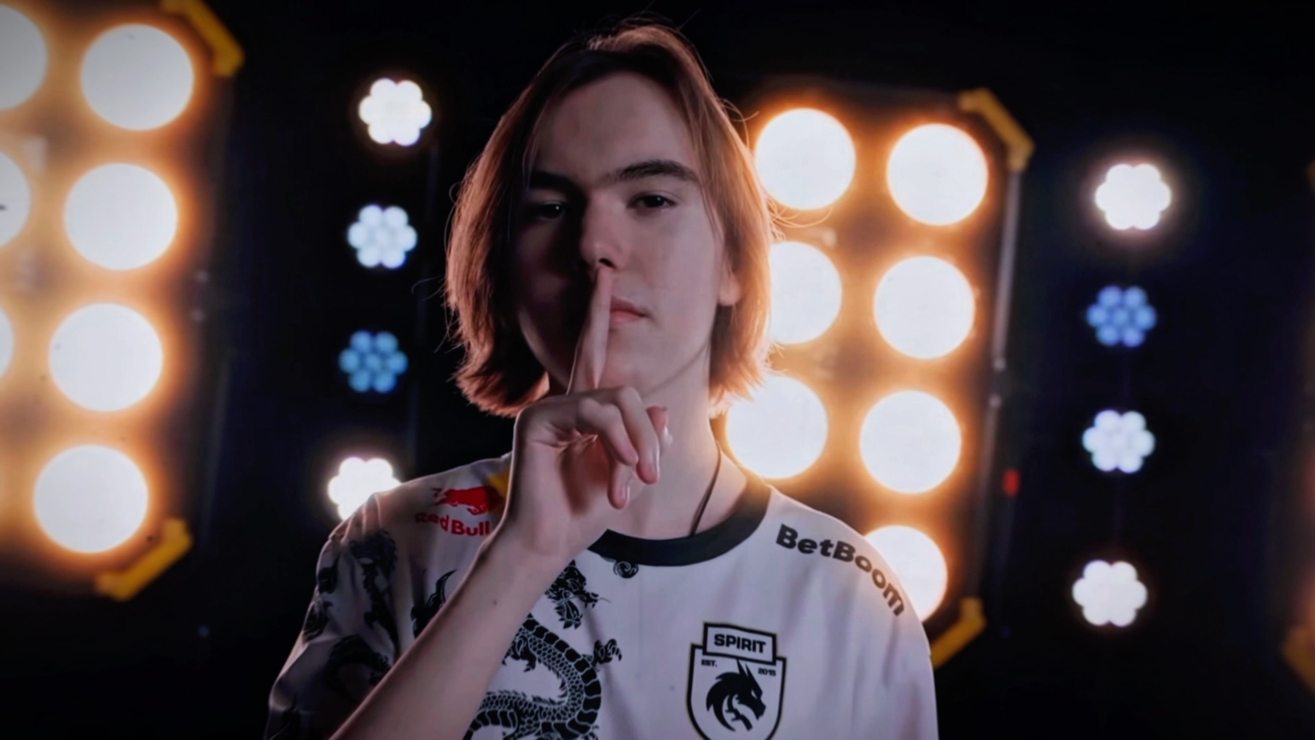 TES赛后群访：空ban是没找到英雄，游戏中期要更有耐心